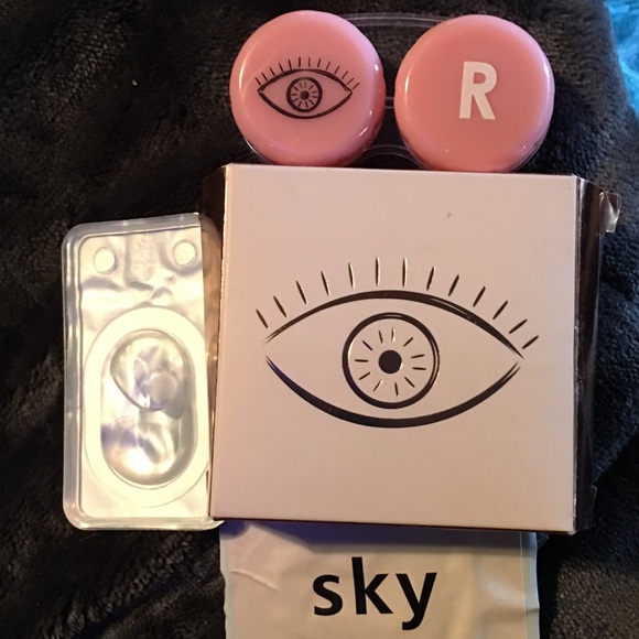 ULTRA LIGHT BLUE(”SKY”)COLOR COSMETIC LENSES - Picture 4 of 8